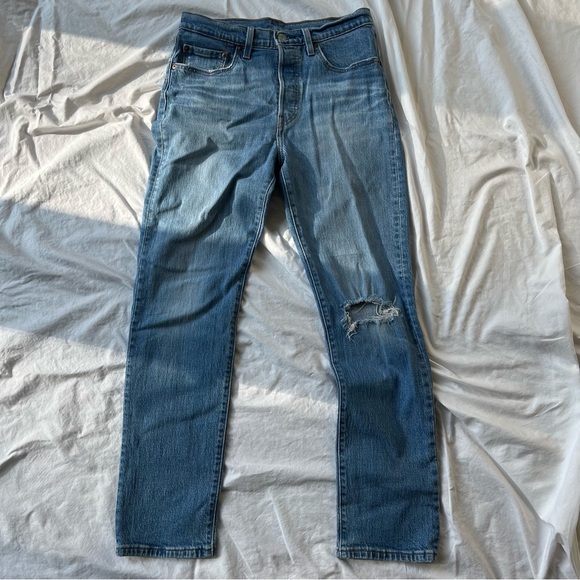 🏙️levi’s ripped 501 jeans🏙️ - Picture 1 of 4